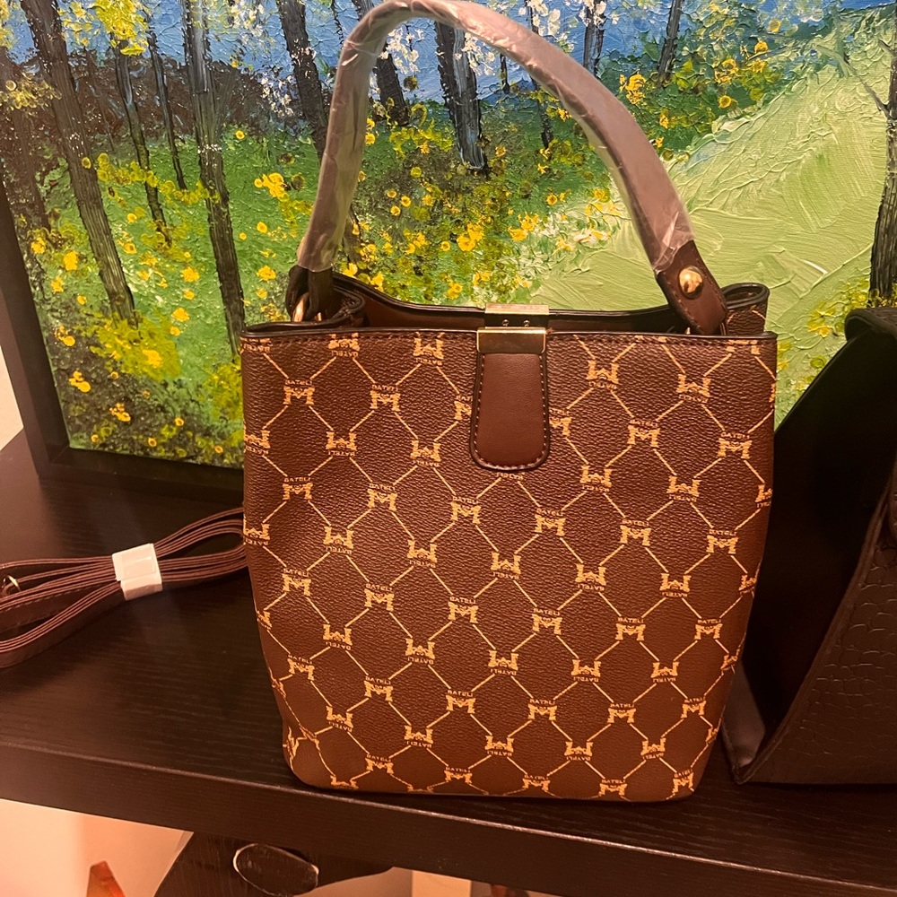 Brown stylish handbag ! Elevate your look